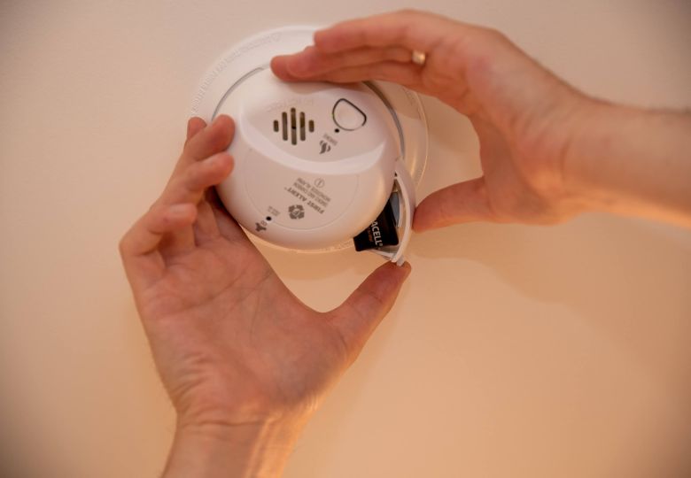 Smoke detector installation
